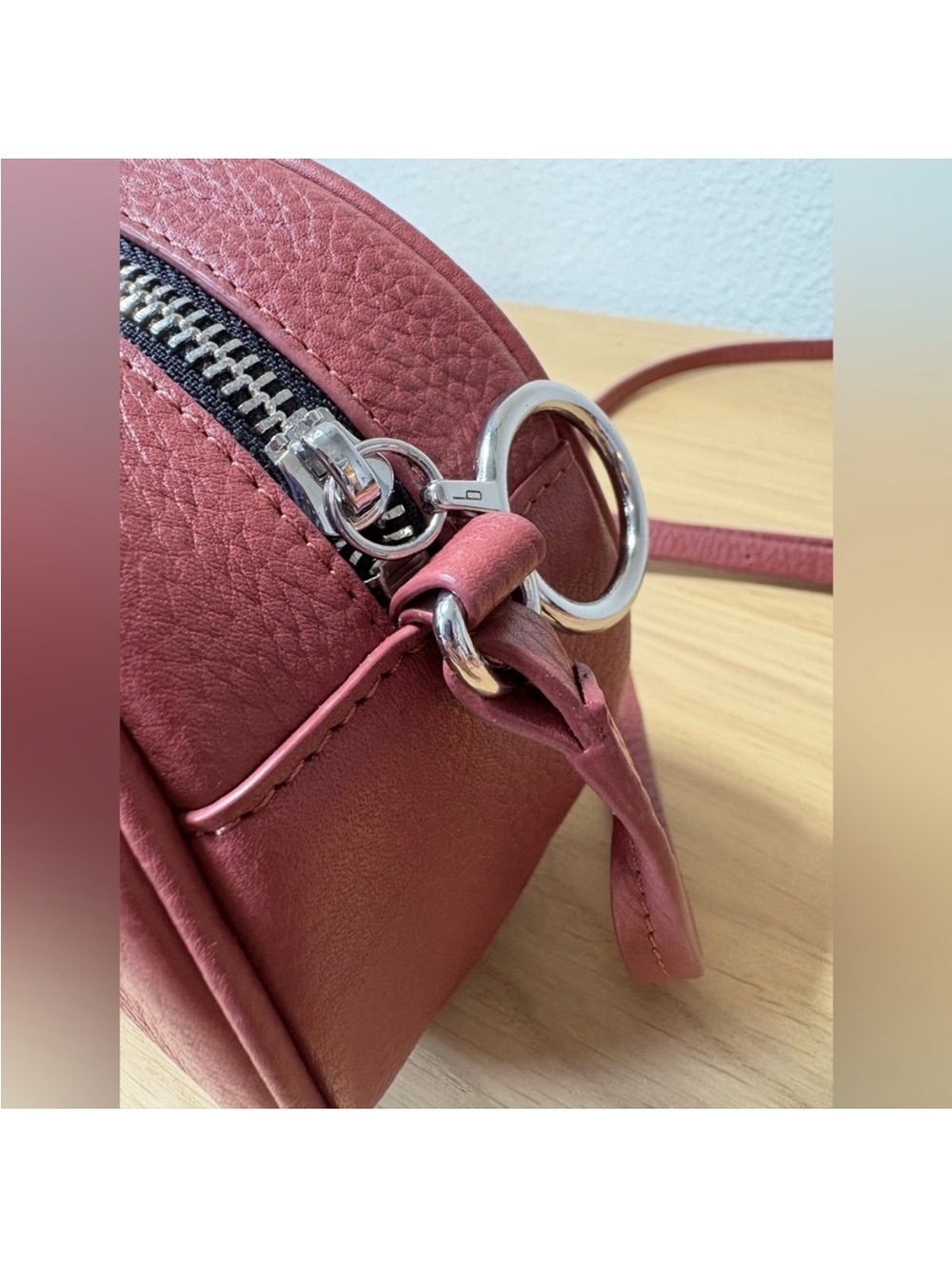 Behno Red Rosewood Pebble Leather Elizabeth Crossbody Camera Bag - Picture 5 of 12